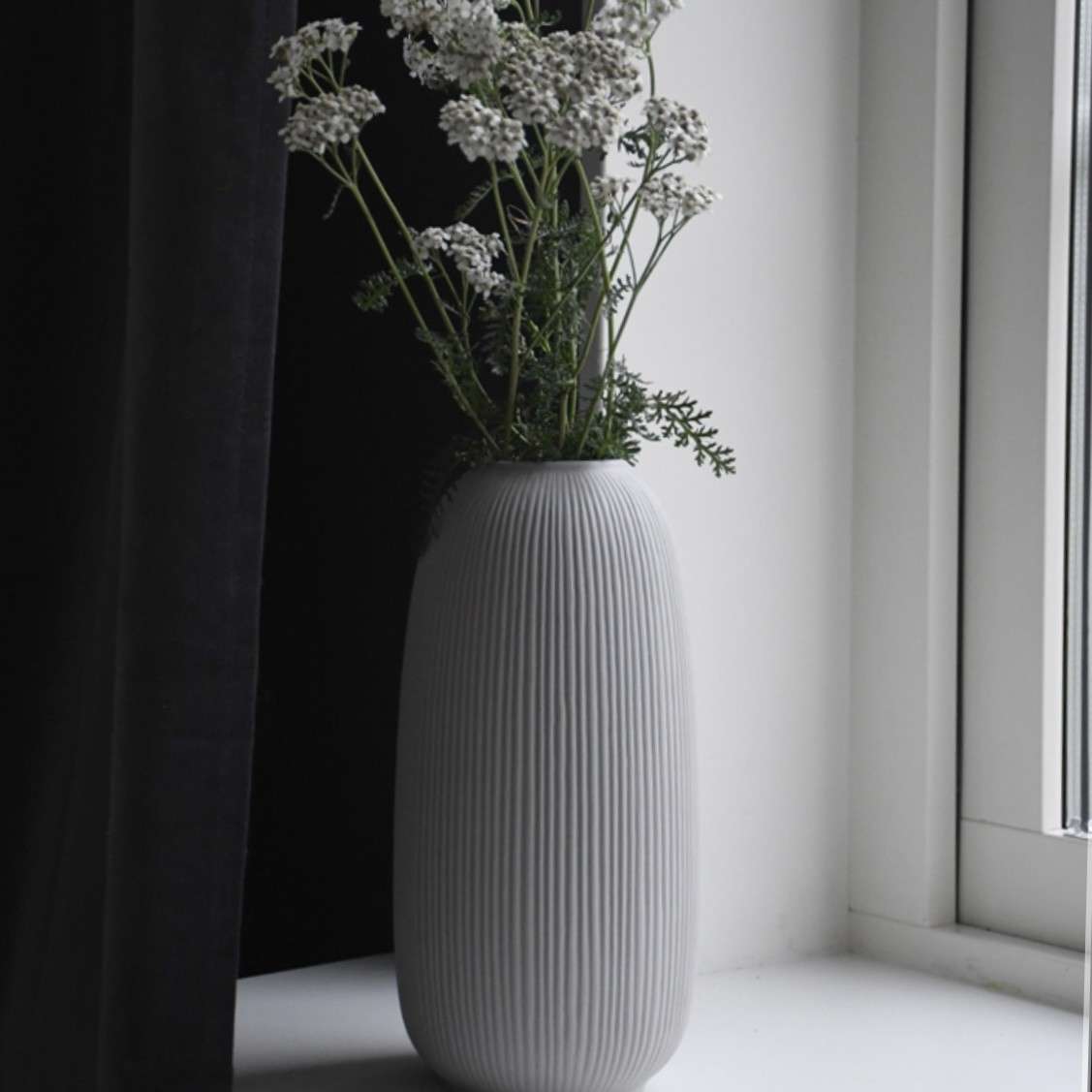 Immagine principale di Vaso Aby Grigio in Ceramica opaca | Storefactory