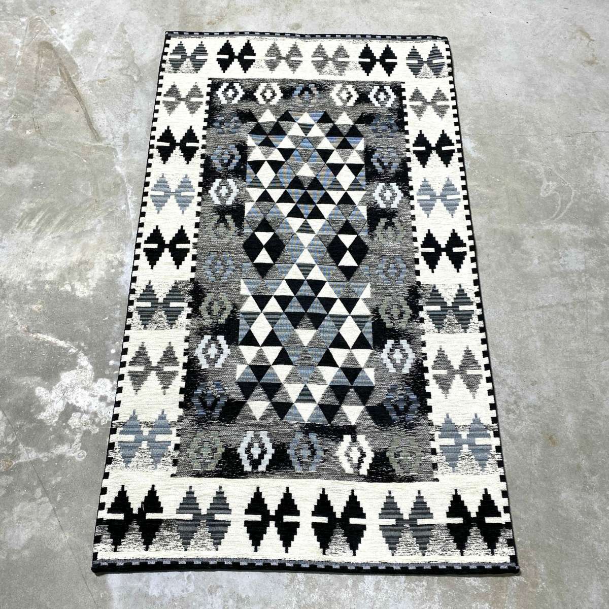 Immagine del prodotto Tappeto Kilim Nero Antiscivolo e Lavabile in Lavatrice | Pietro Zanetti Home