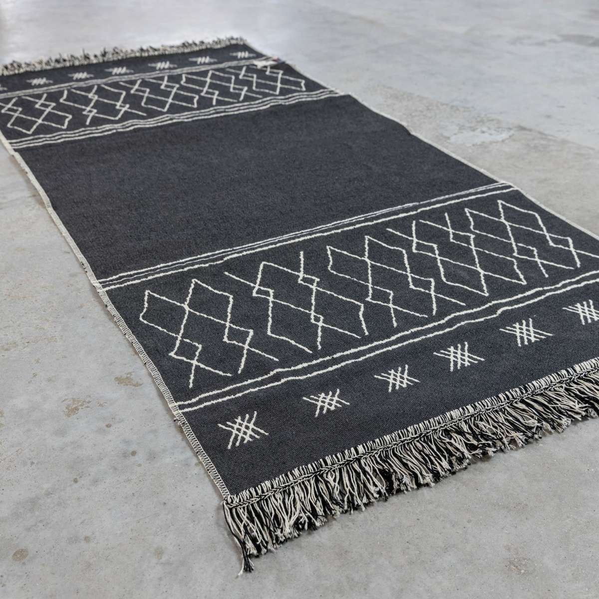 Immagine del prodotto Tappeto Berber in Cotone Riciclato Double Face con Frange 75x150 cm | David Fussenegger