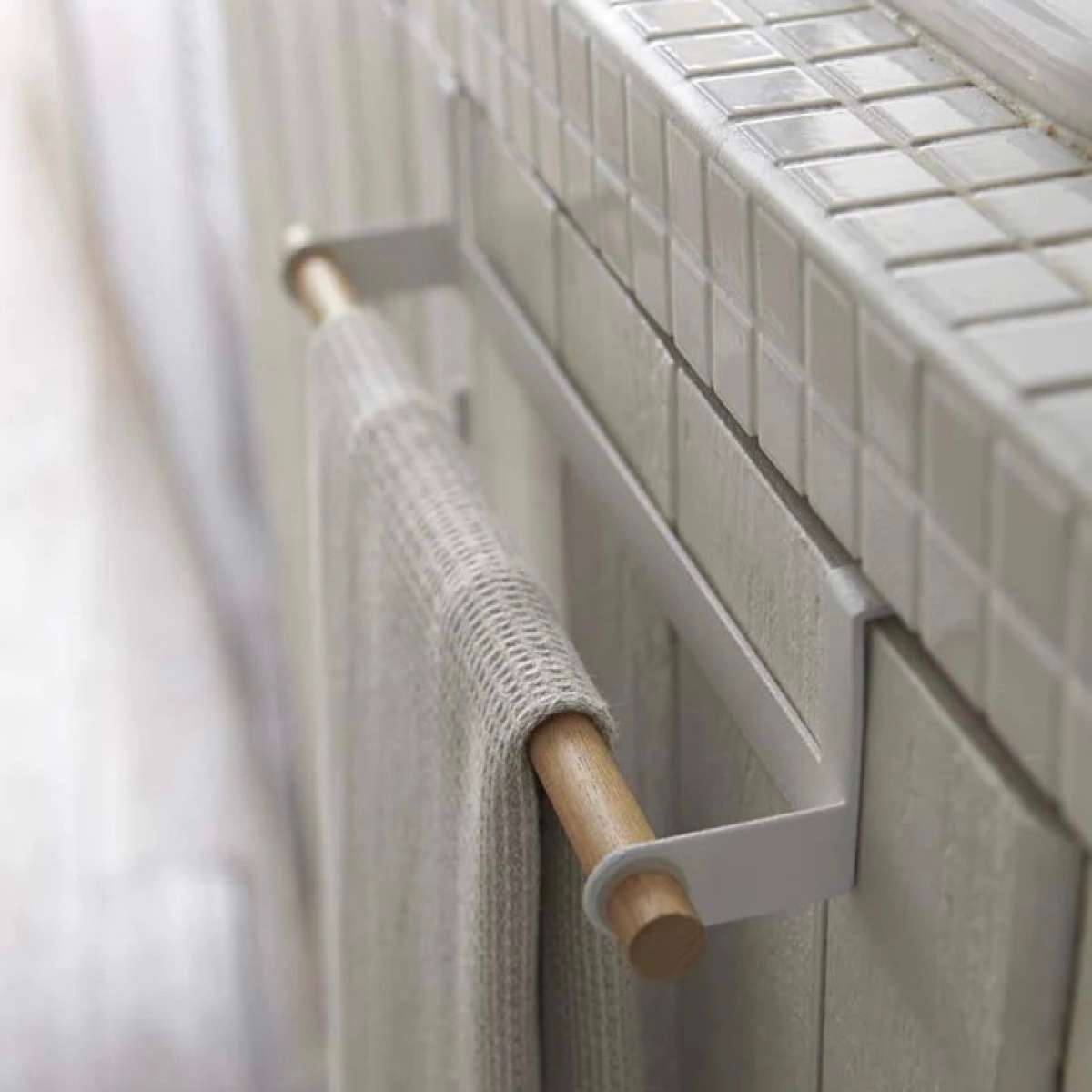 Immagine del prodotto Porta Strofinacci da Cucina Tosca in Metallo Bianco | Yamazaki