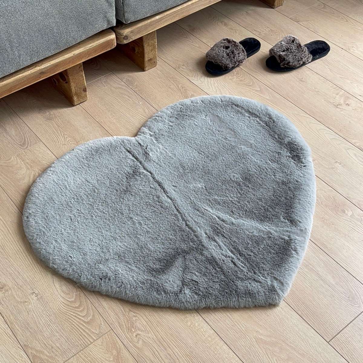 Immagine del prodotto Tappeto Rabbit a forma di Cuore a pelo corto 76x88 cm (3 Colori) | Pietro Zanetti Home