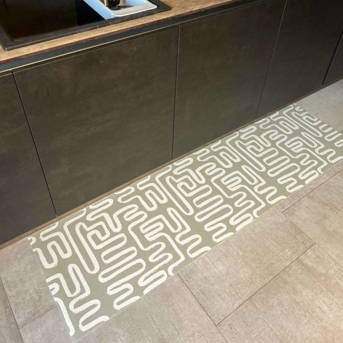 Immagine del prodotto Tappeto Cucina a metro Labirinto in Pvc H 67 cm - scegli tu la misura | Pietro Zanetti Home