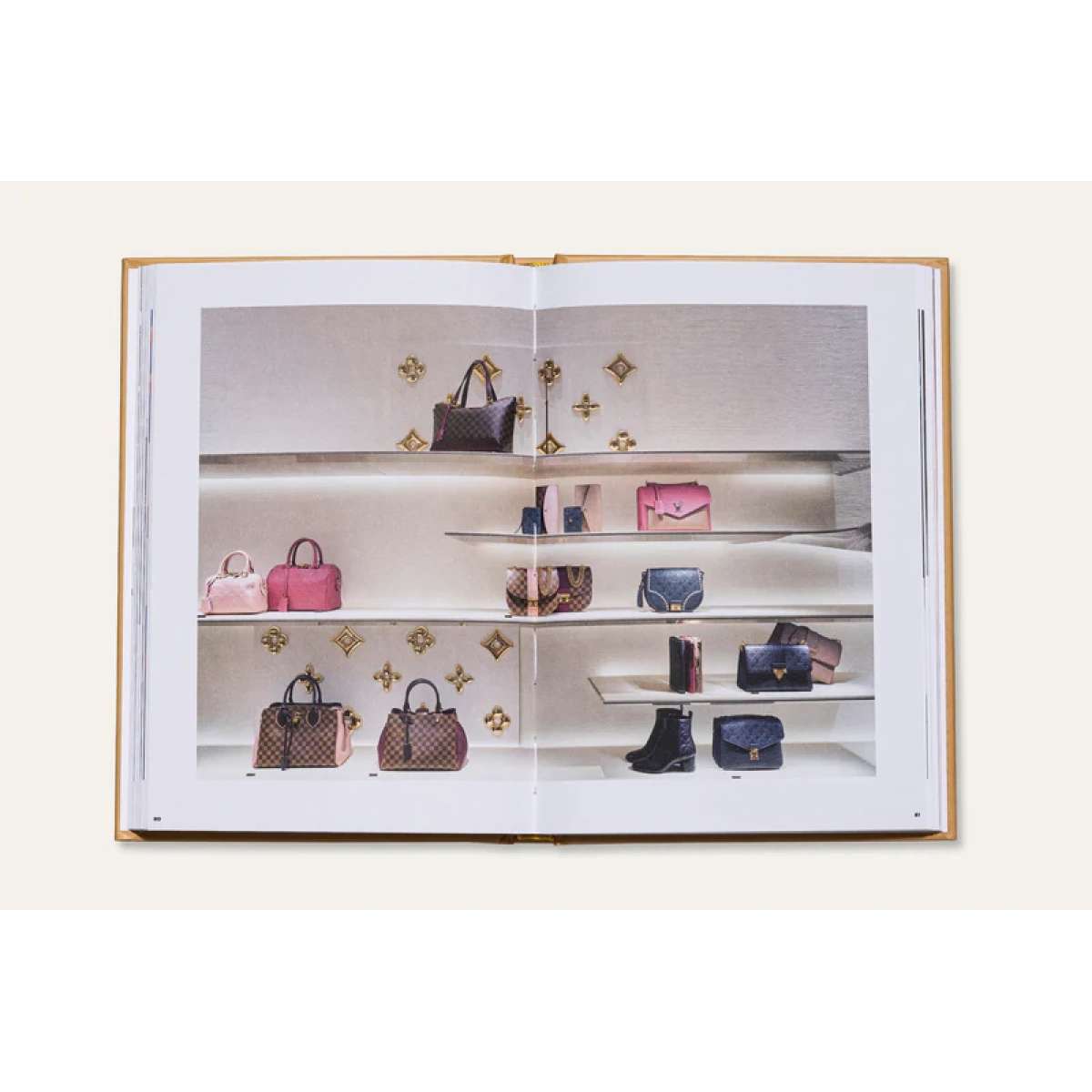 Immagine del prodotto THE ESSENCE OF LOUIS VUITTON - Libro Decorativo | New Mags