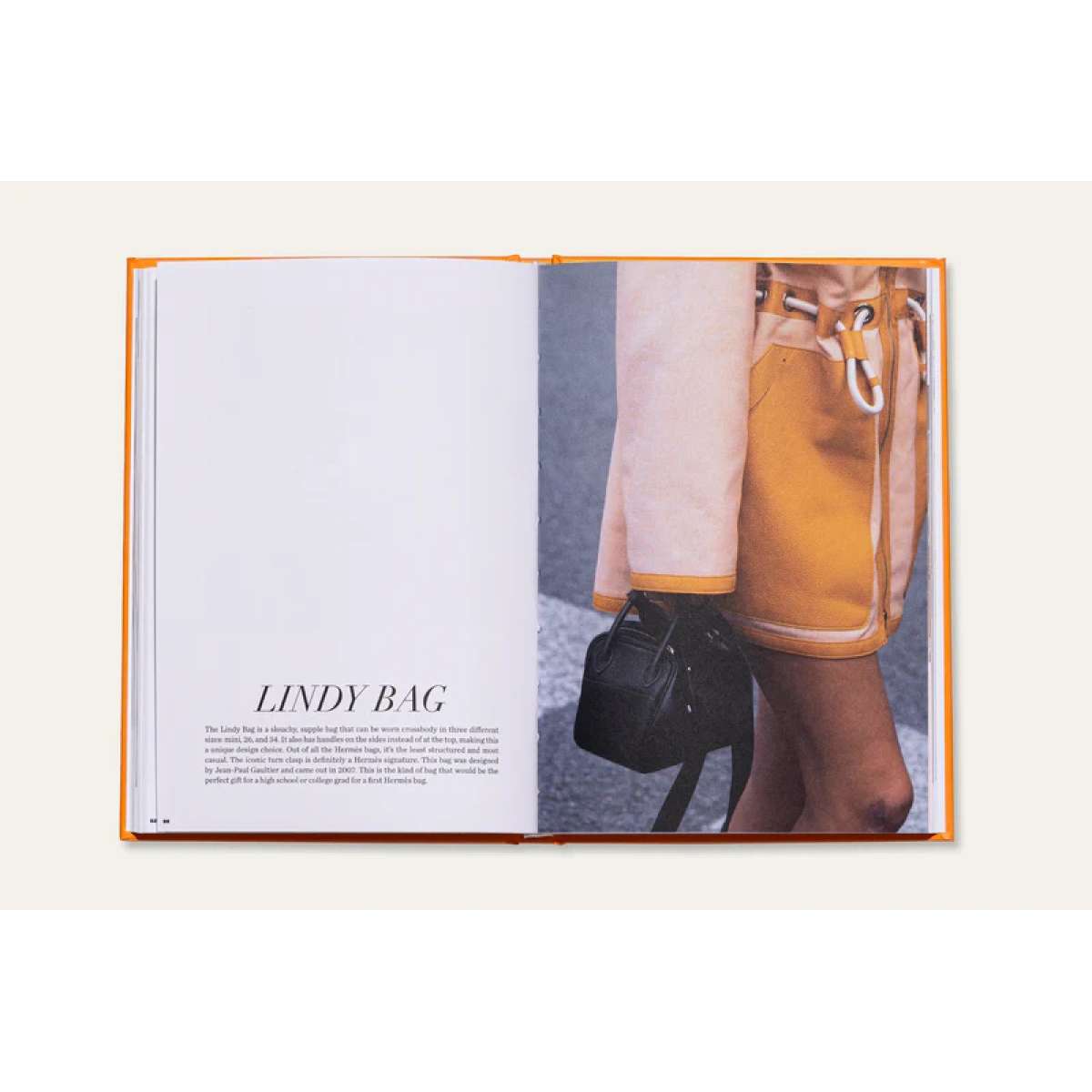Immagine del prodotto THE ESSENCE OF HERMES - Libro Decorativo | New Mags
