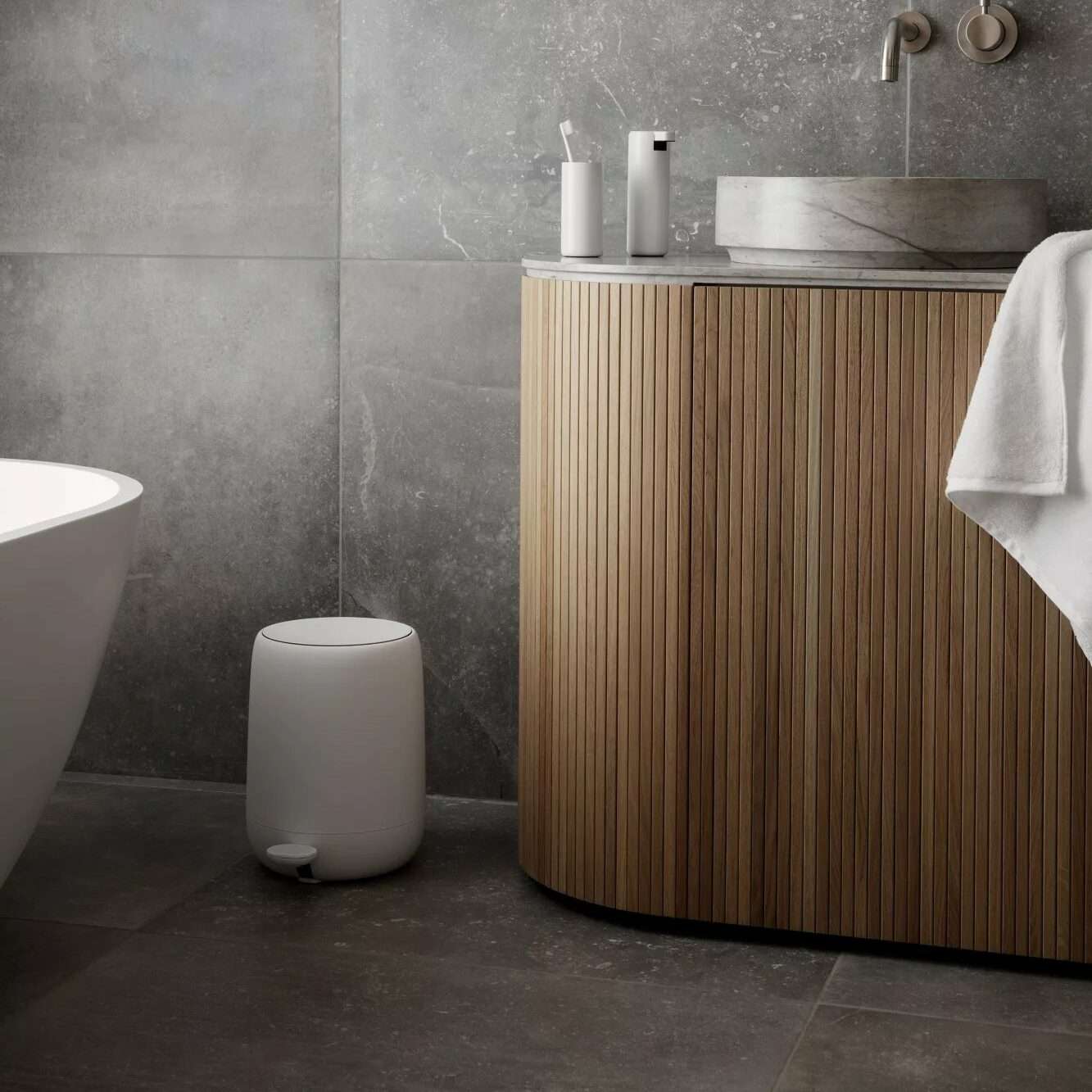 Immagine del prodotto Pattumiera SONO - 7 Colori | Blomus