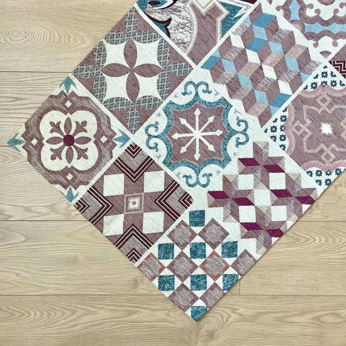 Immagine variante 160x240 cm - Tappeto Maioliche Rosa Antiscivolo e Lavabile in Lavatrice | Pietro Zanetti Home