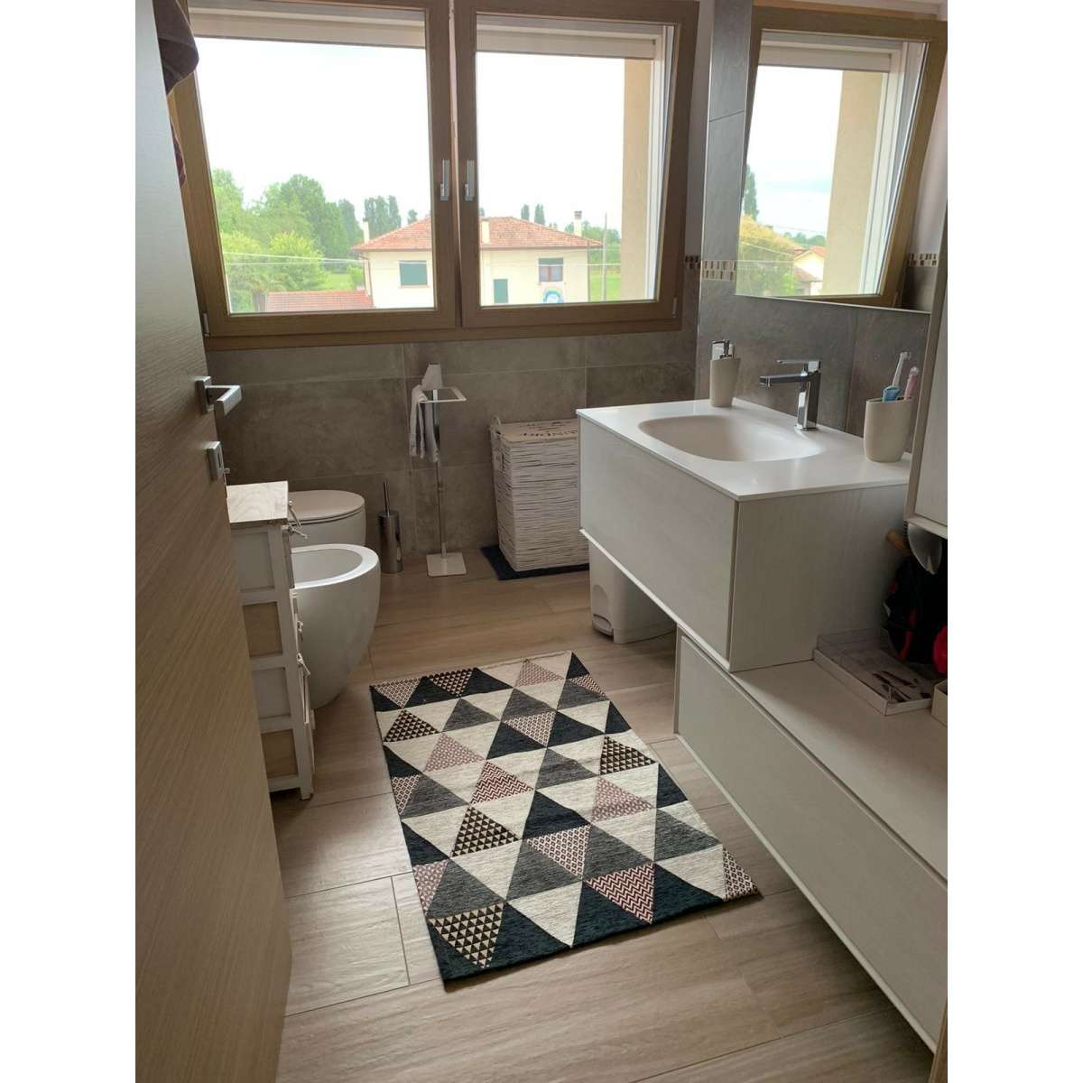 Immagine variante 115x175 cm - Tappeto Triangoli Antracite Antiscivolo e Lavabile in Lavatrice | Pietro Zanetti Home