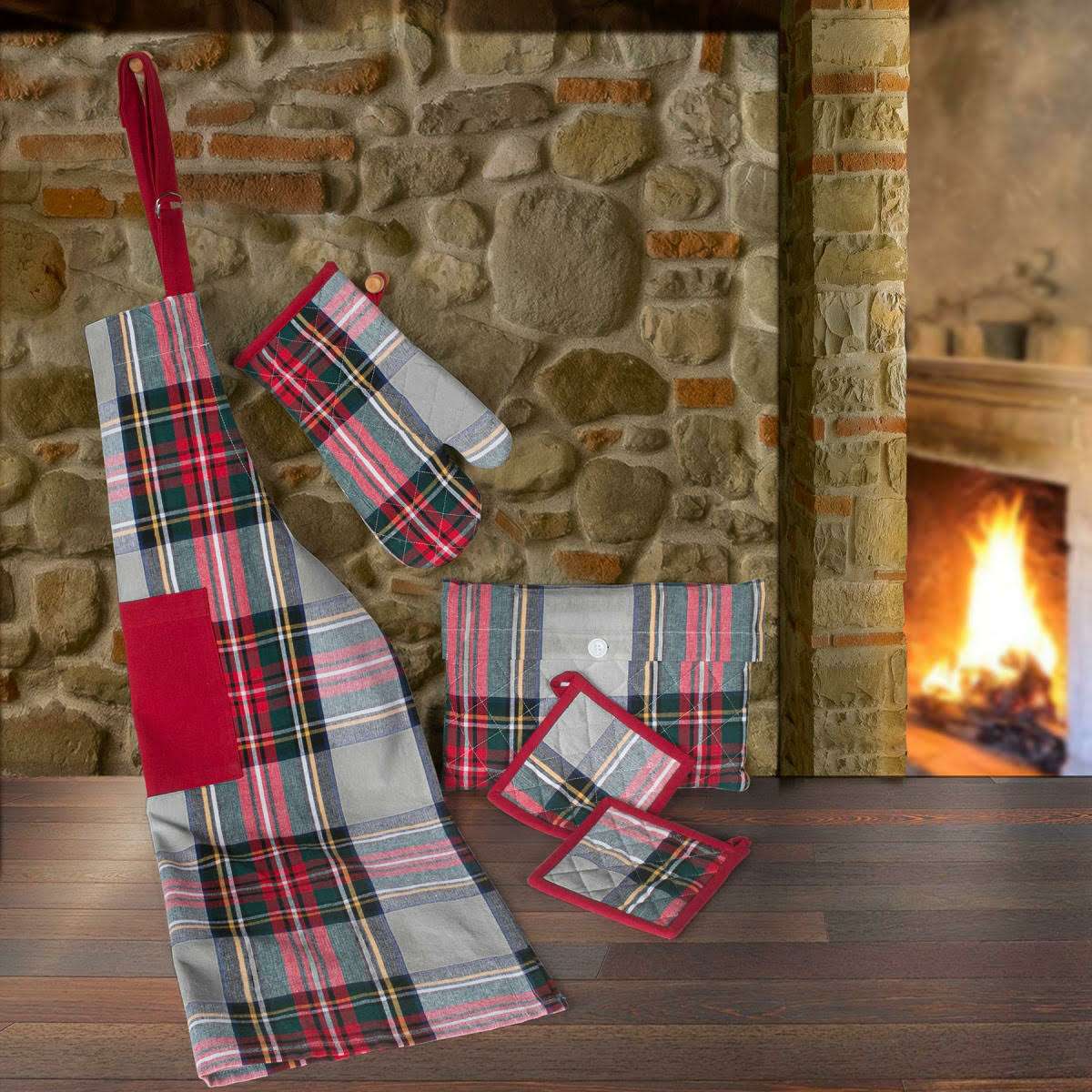 Immagine del prodotto Set 4 Pezzi Clan Scozzese: Grembiule, 2 Presine e Guanto 100% Cotone Tinto in Fi | Cavalieri Spa